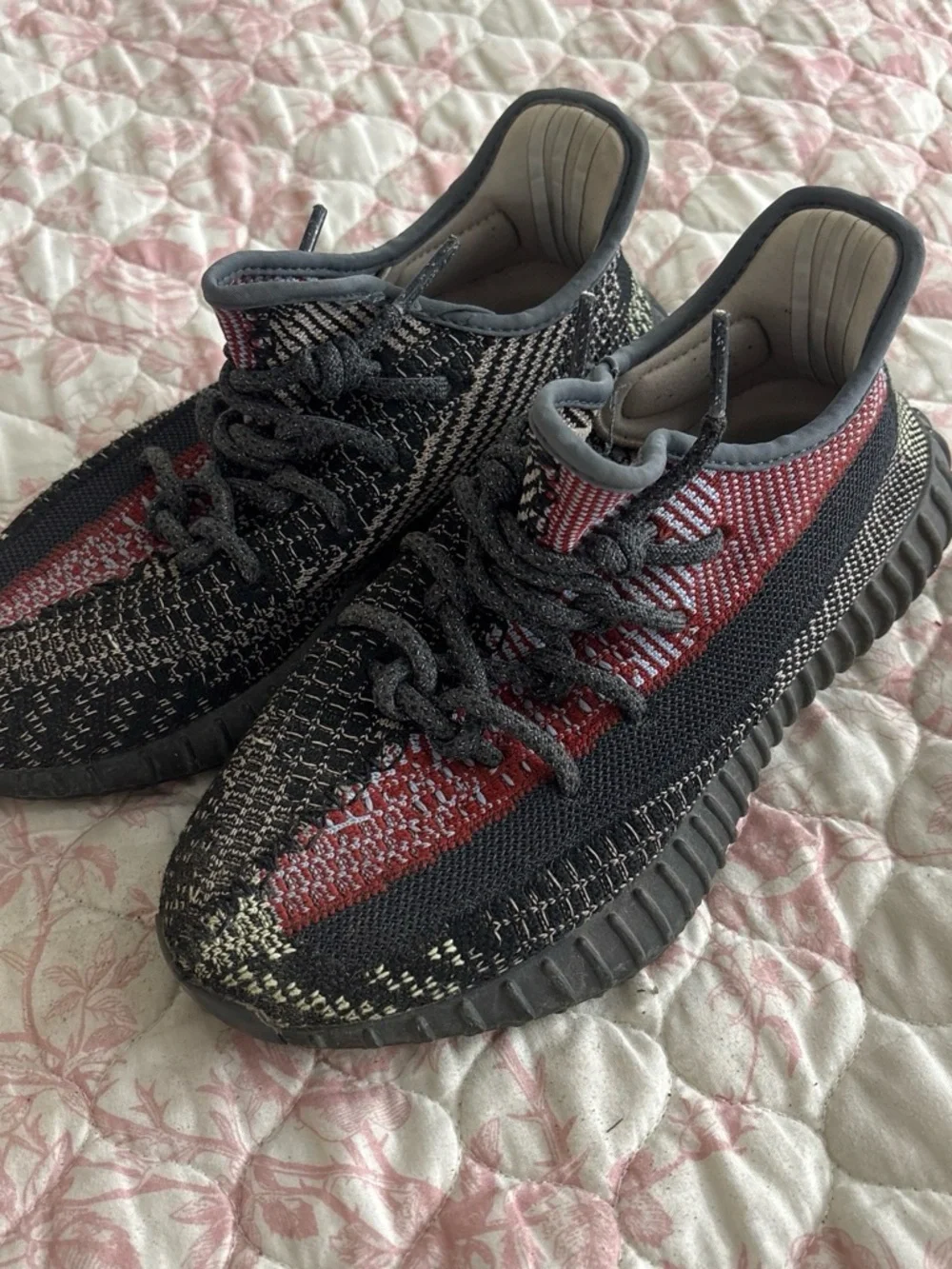 adidas Sneakers Gray with Red Accent